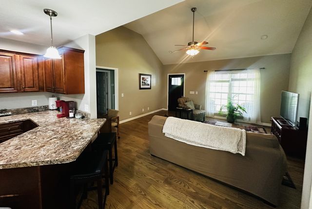 106 Doak St, Shelbyville, TN 37160