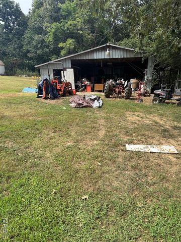 6130 County Road 651, Dexter, MO 63841