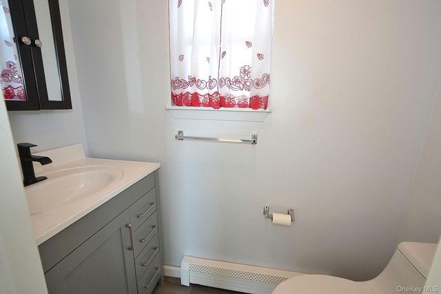 72 Old Farm Road, Riverhead, NY 11901