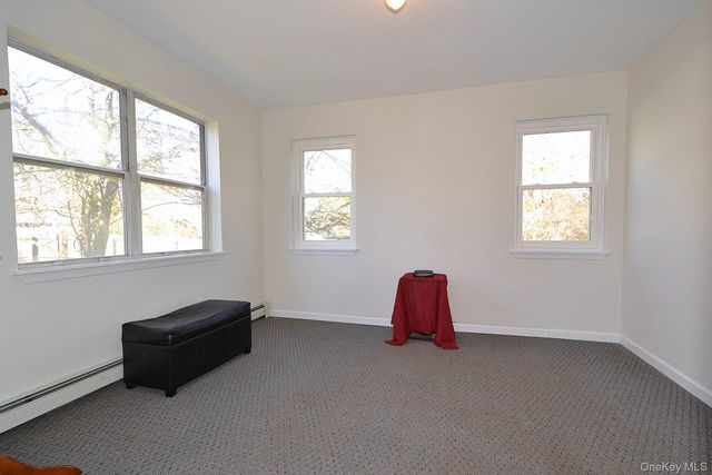 72 Old Farm Road, Riverhead, NY 11901