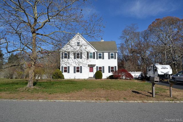 72 Old Farm Road, Riverhead, NY 11901