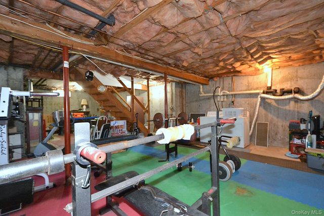 72 Old Farm Road, Riverhead, NY 11901