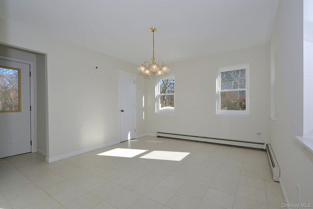 72 Old Farm Road, Riverhead, NY 11901