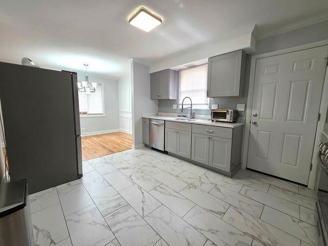 14820 Cottage Grove Avenue, Dolton, IL 60419