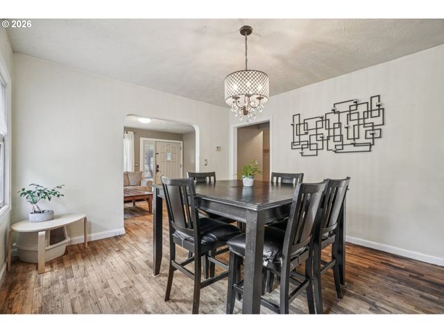 5629 Se CENTER St, Portland, OR 97206