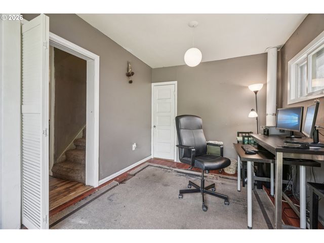 5629 Se CENTER St, Portland, OR 97206