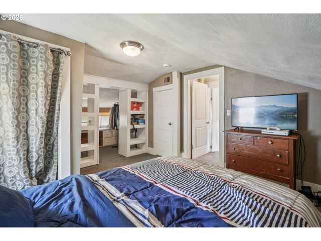 5629 Se CENTER St, Portland, OR 97206