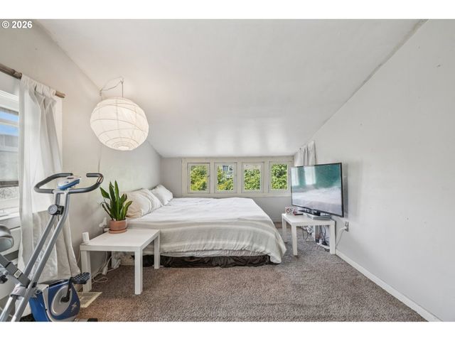 5629 Se CENTER St, Portland, OR 97206