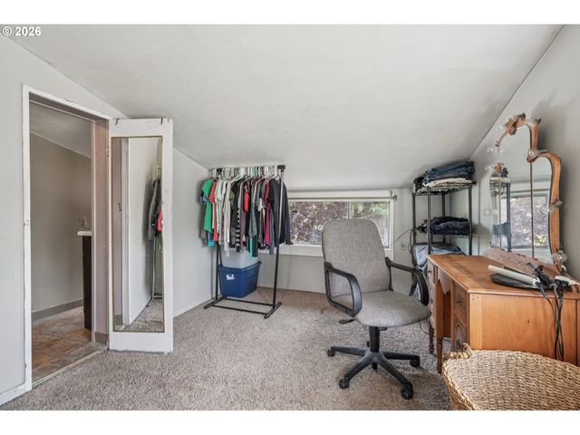 5629 Se CENTER St, Portland, OR 97206