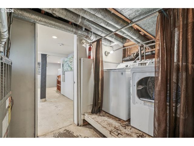 5629 Se CENTER St, Portland, OR 97206