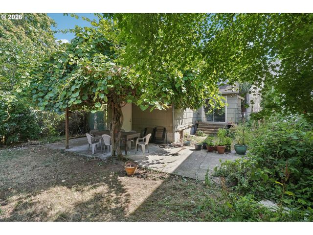 5629 Se CENTER St, Portland, OR 97206