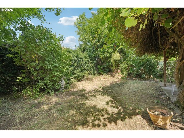 5629 Se CENTER St, Portland, OR 97206