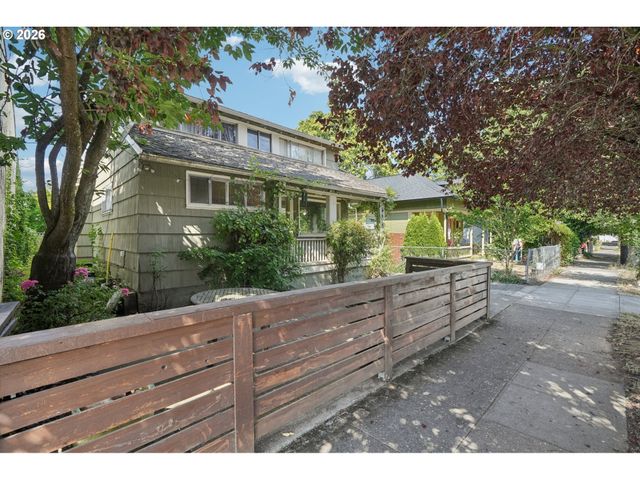 5629 Se CENTER St, Portland, OR 97206