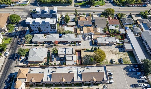 11414 Calvert Street, North Hollywood, CA 91606