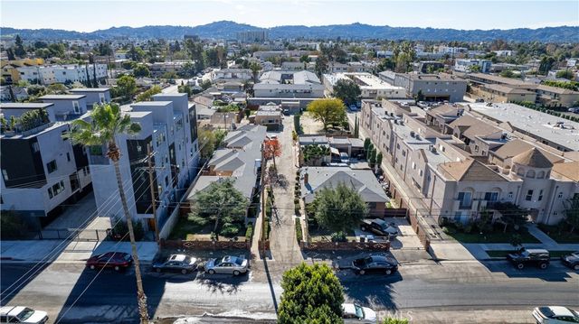 11414 Calvert Street, North Hollywood, CA 91606