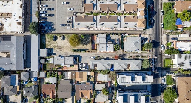 11414 Calvert Street, North Hollywood, CA 91606