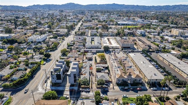 11414 Calvert Street, North Hollywood, CA 91606