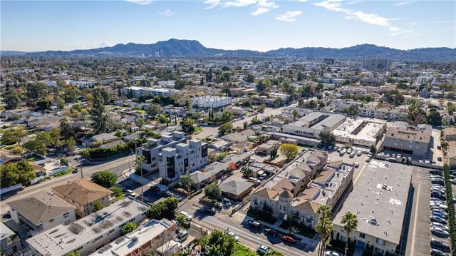 11414 Calvert Street, North Hollywood, CA 91606