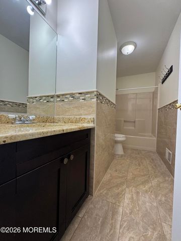 42 Weller Place, Holmdel, NJ 07733