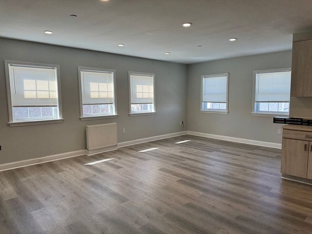 41 Oldfields Road 6, Boston, MA 02122