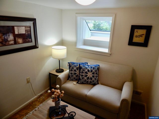 645 NW 13th St, Corvallis, OR 97330