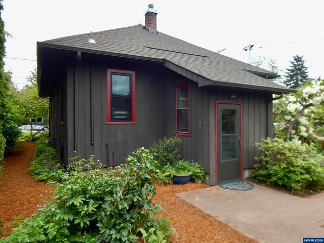 645 NW 13th St, Corvallis, OR 97330