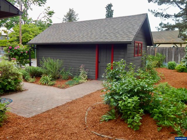645 NW 13th St, Corvallis, OR 97330