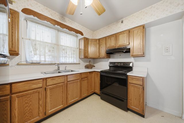 2416 S 2nd Avenue, North Riverside, IL 60546