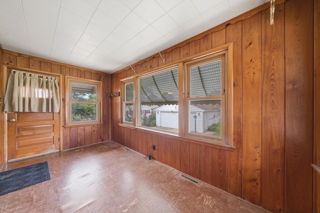 2416 S 2nd Avenue, North Riverside, IL 60546