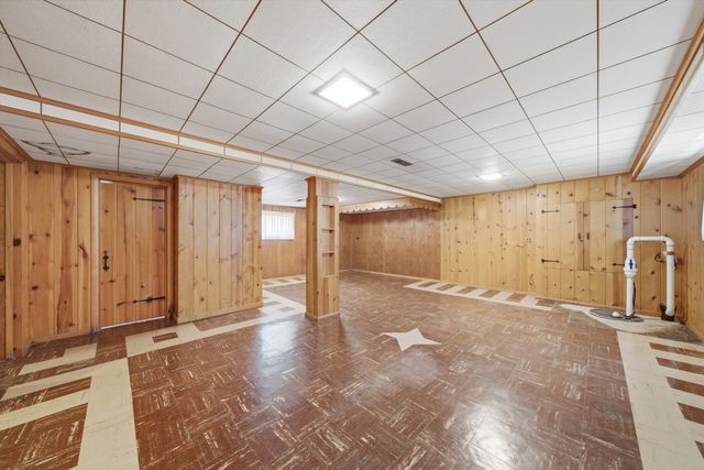 2416 S 2nd Avenue, North Riverside, IL 60546