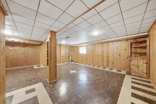 2416 S 2nd Avenue, North Riverside, IL 60546