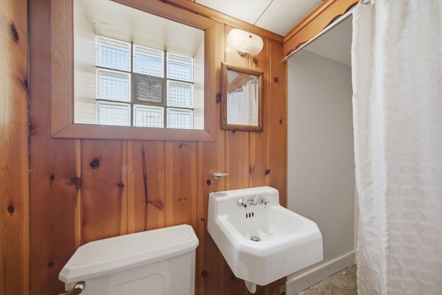 2416 S 2nd Avenue, North Riverside, IL 60546