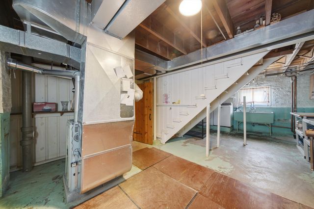 2416 S 2nd Avenue, North Riverside, IL 60546