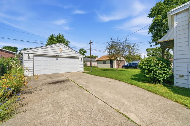 2416 S 2nd Avenue, North Riverside, IL 60546