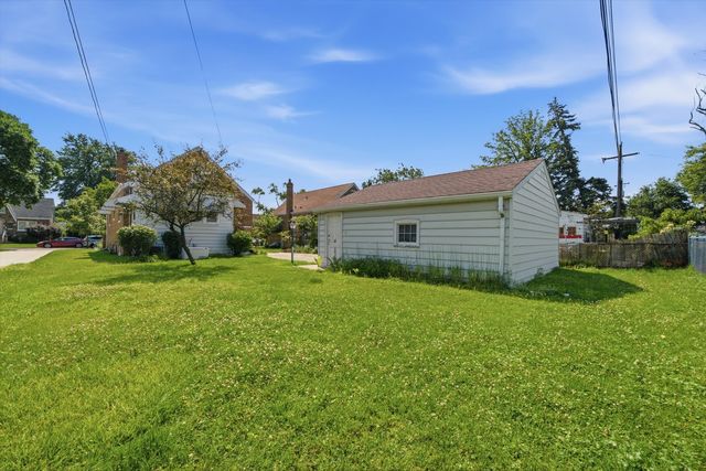 2416 S 2nd Avenue, North Riverside, IL 60546