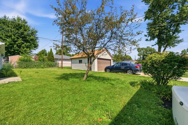2416 S 2nd Avenue, North Riverside, IL 60546