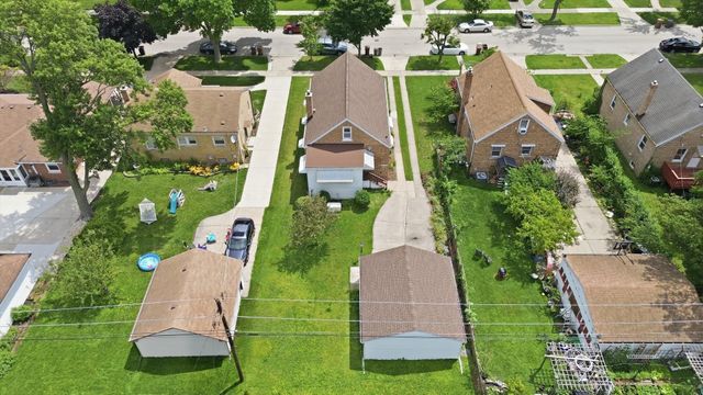 2416 S 2nd Avenue, North Riverside, IL 60546