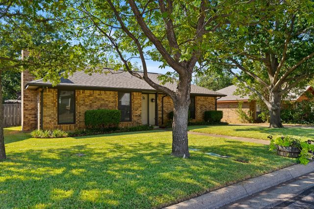 4202 Windhurst Drive, Arlington, TX 76015