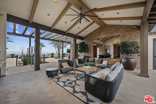 11728 Canoga Avenue, Chatsworth, CA 91311