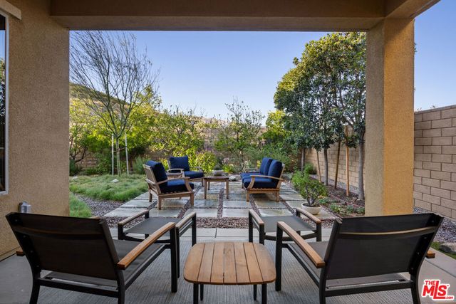 11728 Canoga Avenue, Chatsworth, CA 91311