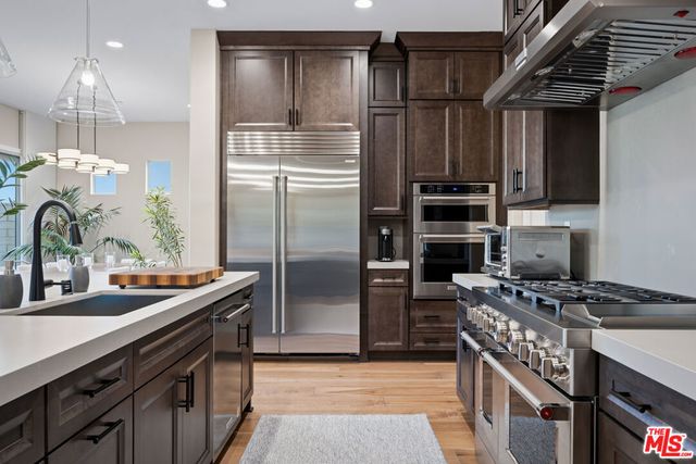 11728 Canoga Avenue, Chatsworth, CA 91311