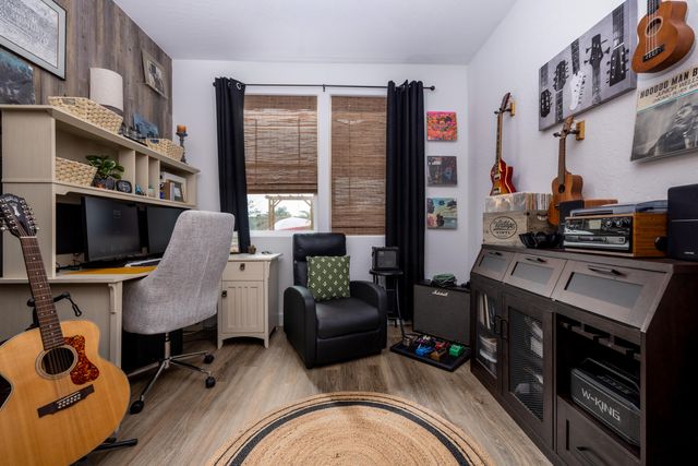 2827 Sand Hills Avenue, Tulare, CA 93274