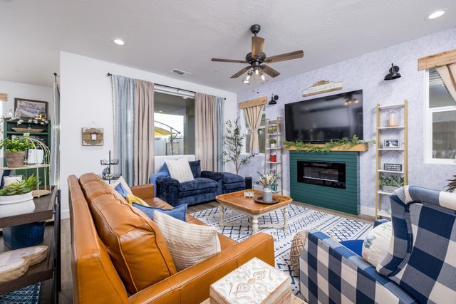 2827 Sand Hills Avenue, Tulare, CA 93274