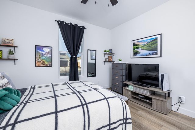 2827 Sand Hills Avenue, Tulare, CA 93274