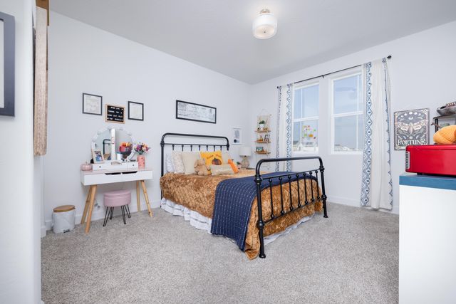 2827 Sand Hills Avenue, Tulare, CA 93274