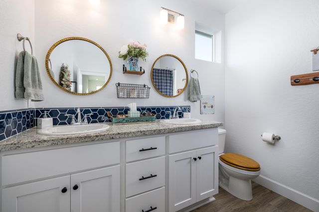 2827 Sand Hills Avenue, Tulare, CA 93274