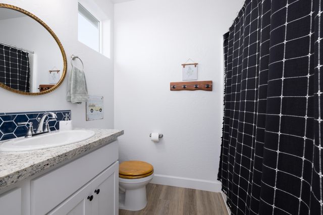 2827 Sand Hills Avenue, Tulare, CA 93274