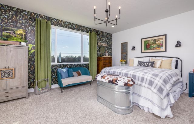 2827 Sand Hills Avenue, Tulare, CA 93274