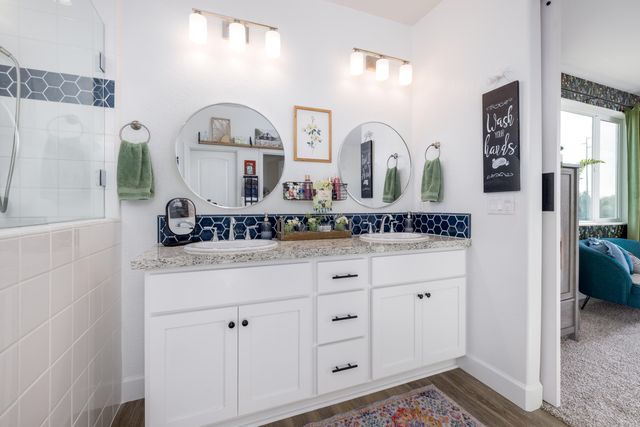 2827 Sand Hills Avenue, Tulare, CA 93274