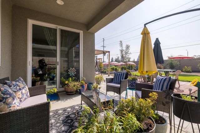 2827 Sand Hills Avenue, Tulare, CA 93274